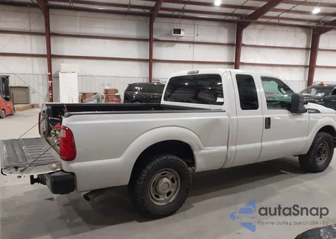 2013 Ford F-250 Xl z USA, uszkodzony, nr VIN 1FT7X2A60DEA56683